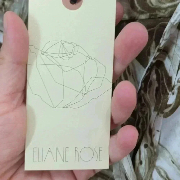 Eliane Rose women's button down long sleeve shirt - Picture 3 of 8